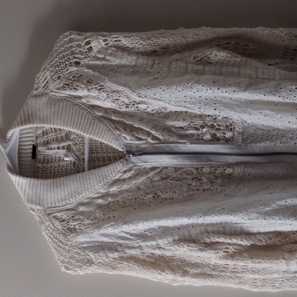 FREE PEOPLE WOMEN LONG SLEEVE CROCHET EYE LITE ZIP UP SWEATER - Picture 2 of 11